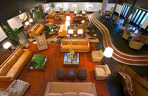Downtown Memphis Hotel | DoubleTree by Hilton Memphis Downtown