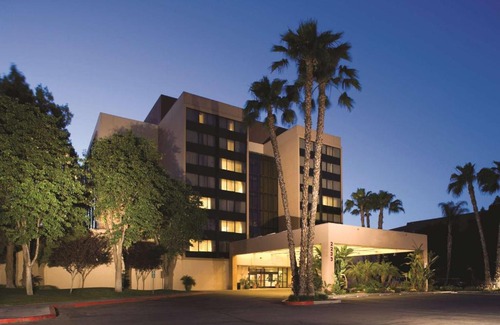 Downtown Hotel | DoubleTree by Hilton Fresno Convention Center