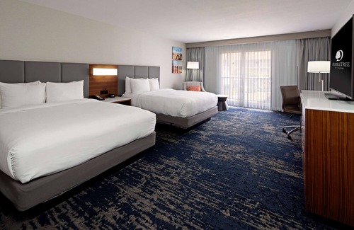 Bakersfield Hotel | DoubleTree by Hilton Hotel Bakersfield