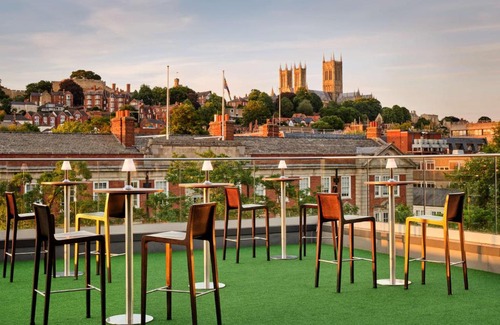 Lincoln Hotel | DoubleTree by Hilton Lincoln