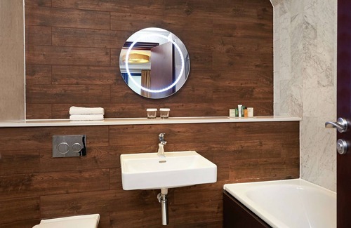 Surrey Docks Hotel | DoubleTree by Hilton London - Docklands Riverside