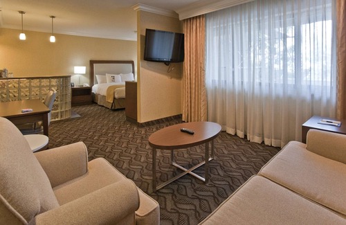Montebello Hotel | DoubleTree by Hilton Los Angeles - Rosemead