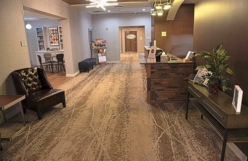 Helena Hotel | DoubleTree by Hilton Helena Downtown