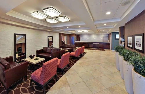 Tinton Falls Hotel | DoubleTree by Hilton Tinton Falls-Eatontown