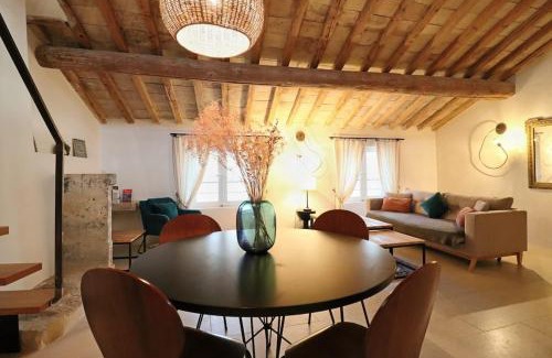 Uzes Apartment | Douceur Uzétienne Appartement de Caractère Climatisé