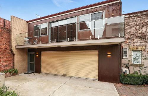 North Hobart Apartment | Down the Lane at 408 - On the North Hobart Strip