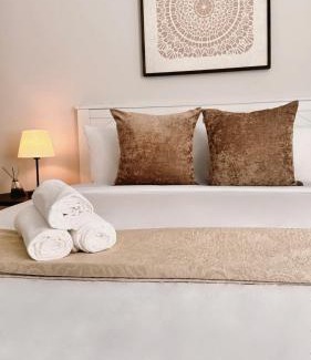 Downtown Apartment | Downtown 5B2B Apt, Sleeps 10, Near PPAC & Events