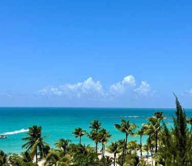 Isla Verde Apartment | Downtown Beachfront Isla Verde Luxury Apartment