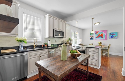 Pettigru Street Historic District House | Downtown Elegant ArtBnB in The Gorgeous Historic Pettigru Neighborhood