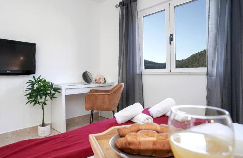 Hvar Old Town Apartment | Downtown Hideaway - ZF Hvar