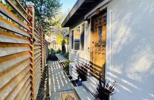 Fairfax House | Downtown on Dominga! STEPS to anywhere in Fairfax