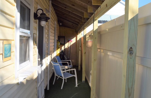 Rehoboth Beach House | Downtown Rehoboth Beach 3 Bedroom Cottage w/ Parking/Porch