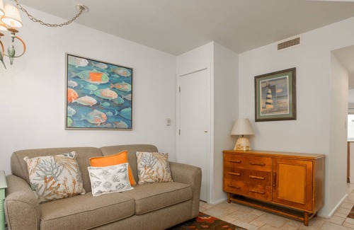 South Rehoboth Condo | Downtown Rehoboth Beach w/ Ocean Views Split Level Condo Sleeping 6
