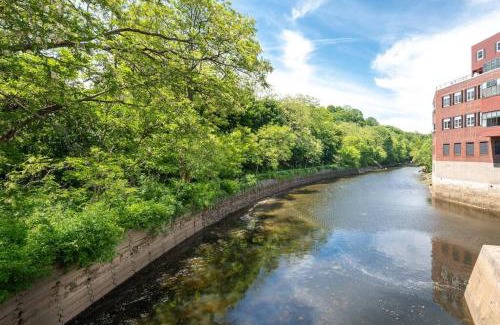 Bangor Apartment | Downtown Retreat - Apartment in the Heart of Bangor