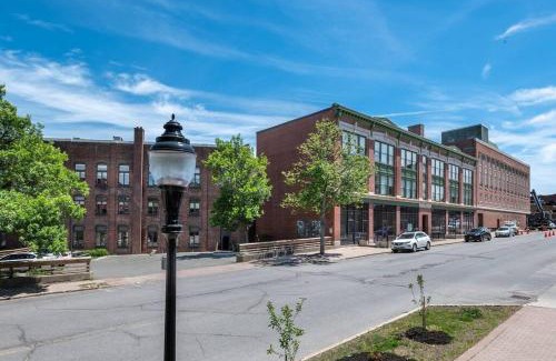 Bangor Apartment | Downtown Retreat - Apartment in the Heart of Bangor