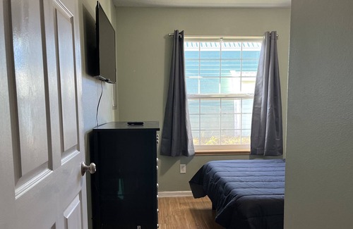 Tillamook House | Downtown Tillamook Home - Close to the beach and Pet-Friendly