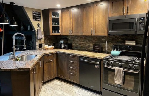 Cedar Glen House | Dragonfly Landing *Pet Friendly! *
