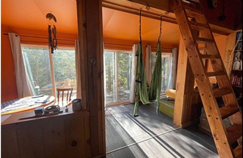 Actinolite Cabin | Dragon’s Nest on River. Quiet Get-away