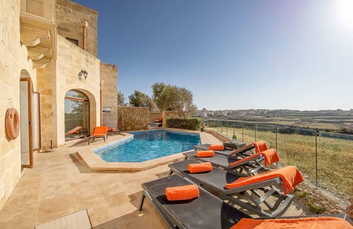 Ta' Għammar Apartment | Dream by Hamlet Holiday Home