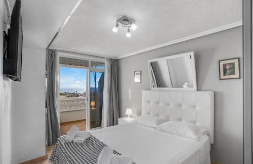 Palm-Mar Apartment | DREAM HOLIDAYS, Wonderful Ocean View, Fast Wi-Fi