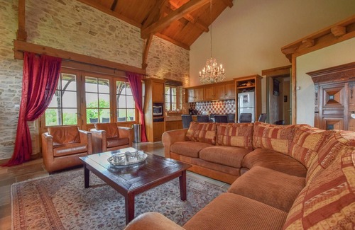 Saint-Medard-d'Excideuil Villa | Dreamscape: Rustic Elegance