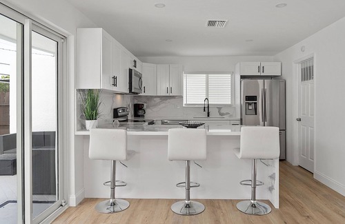 Miramar House | Dreamy 4BR Getaway w Private Pool Luxe Patio in Miramar