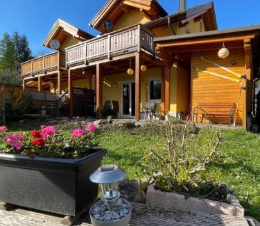 Arnoldstein House | Dreiländerblick, nabij piste met sauna en tafeltennis