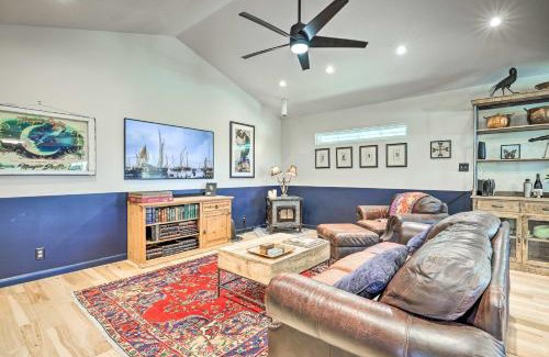 Dripping Springs House | Dripping Springs Cabin with Pool, Hill Country Views