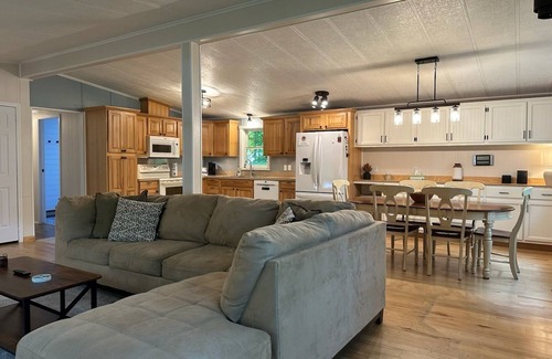 Drummond House | Drummond Island Hotel & Vacation Homes - Adventure HQ