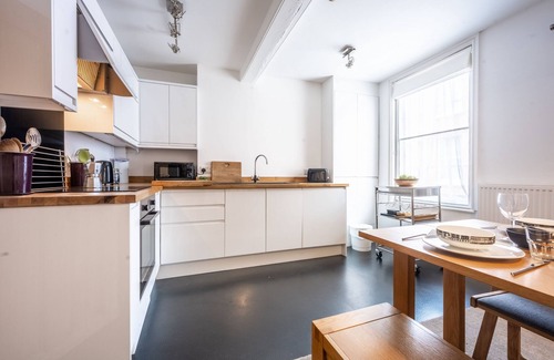 Norwich Cottage | Duke St Cottage - sleeps 2 guests in 1 bedroom