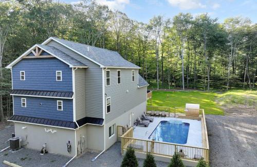 Pocono Lake Villa | Dulce Retreat