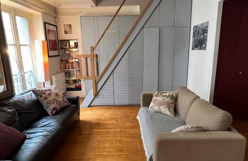 Combat Apartment | Duplex élégant & accueillant