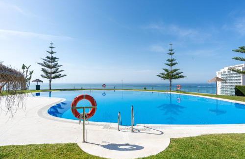 Torrequebrada Apartment | Duplex de lujo en la playa , jacuzzy, piscina, chimenea y padel
