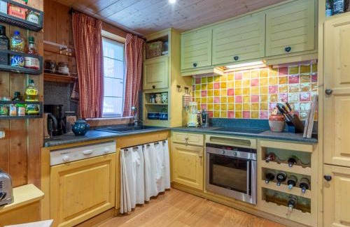 Val-d'Isere Apartment | Duplex de standing au pied des pistes avec cheminée, terrasse et garage – Modane - FR-1-694-329