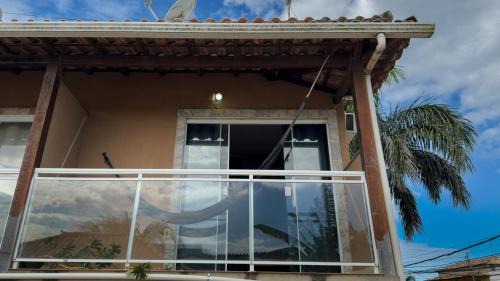 Saquarema Apartment | Duplex em Itaúna 4min da Praia que ocorre o WSL, 1min da pista de skate do LS, pracinha com parque infantil, quadra de futebol, tudo isso a 1 min da duplex, perto do comércio, wi-fi super rápido, estacionamento gratuito, monitoramento 24hrs