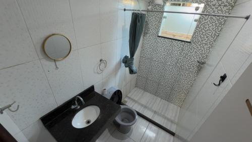 Saquarema Apartment | Duplex em Itaúna 4min da Praia que ocorre o WSL, 1min da pista de skate do LS, pracinha com parque infantil, quadra de futebol, tudo isso a 1 min da duplex, perto do comércio, wi-fi super rápido, estacionamento gratuito, monitoramento 24hrs