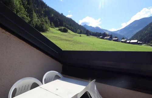 Beaufort Apartment | Duplex ensoleillé 40m² pour 4 pers. - Loggia, Wifi, proche commerces et navette enfants - FR-1-342-259