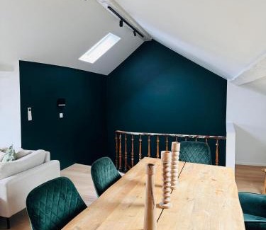 Saint-Laurent Apartment | Duplex hyper centre