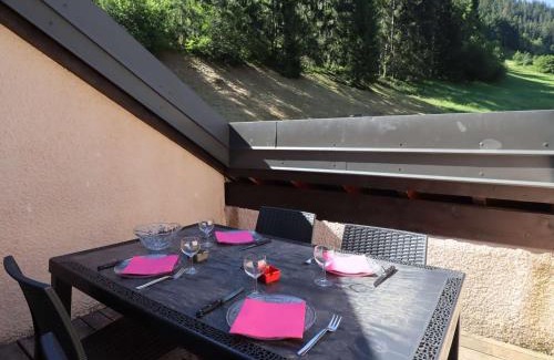 Beaufort Apartment | Duplex lumineux 4-6 pers avec balcon sud, bien équipé, proche pistes et commerces, refait à neuf, calme - FR-1-342-216