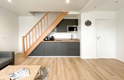 Antony Apartment | Duplex Three House | RER B 1 min | Netflix