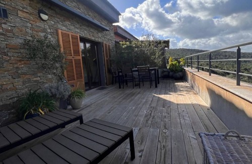 Santa Giulia Apartment | Duplex with panoramic mountain views, close to the beach - Sleeps 6