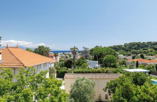Cap-d'Antibes Apartment | Duplex with View on the Cap d'Antibes