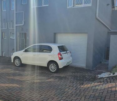 Berea Apartment | Durban Overport Halaal Accommodation 3V "No Alcohol, Strictly Halaal, No Parties, No Noise, Luxury Apartment, Self Catering "300m from Musjid Al Hilaal"