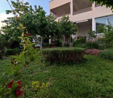 Srima Apartment | Dvorina