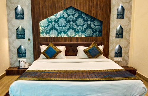 Varanasi Hotel | Dwivedi Hotels Sri Omkar Palace