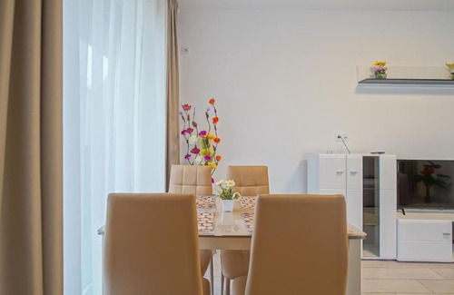 Tractorul Apartment | Dynamic Studio Coresi