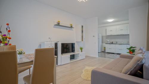 Tractorul Apartment | Dynamic Studio Coresi