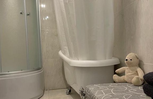 Old Town Apartment | E & A LOSSI 21/23