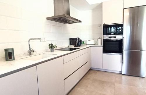 New Golden Mile Villa | E1 Desk Private patio Terrace Barbecue