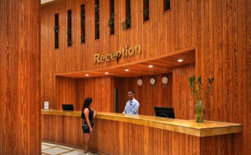 Corniche Road-Dahar Resort | Eagles Downtown Zahabia Resort & Aqua Park